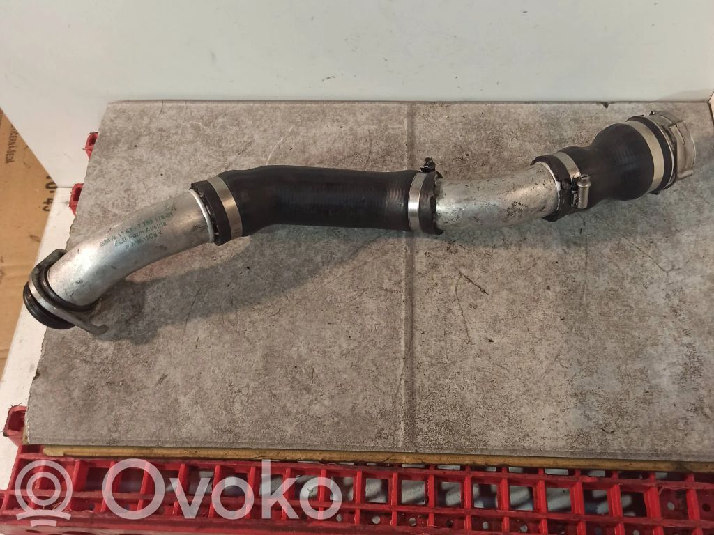 BMW 7 E65 E66 Välijäähdyttimen letku 