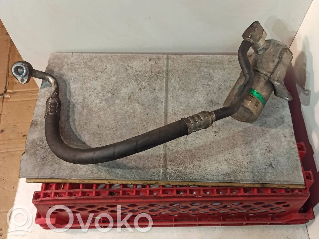 Audi A8 S8 D3 4E Ilmastointilaitteen putki (A/C) 