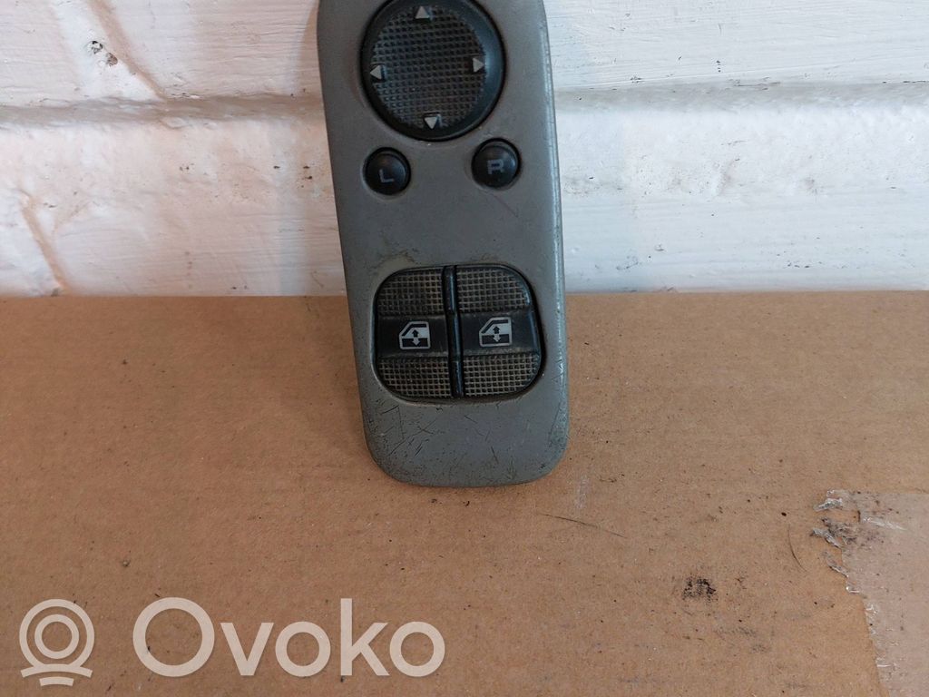 Electric window control switch   7M0867255C