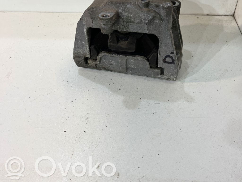 Volkswagen Golf V Engine mount bracket 
