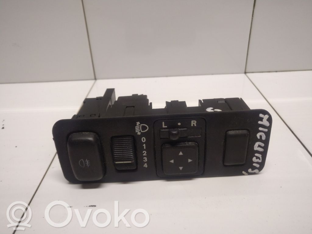 Mitsubishi Space Star Wing mirror switch 