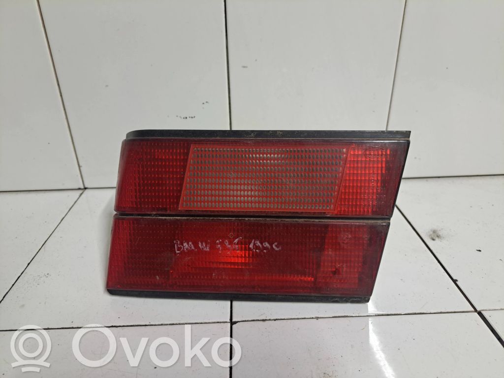 BMW 5 E34 Aizmugurējais lukturis pārsegā 