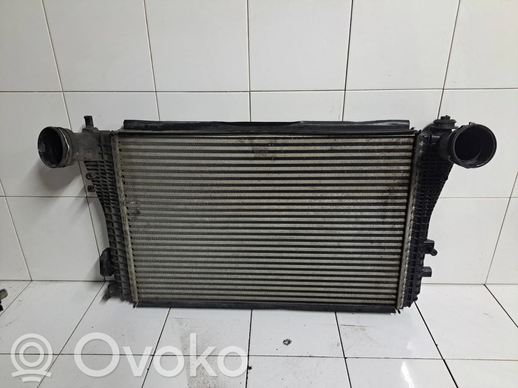 Volkswagen Jetta V Interkūlerio radiatorius 