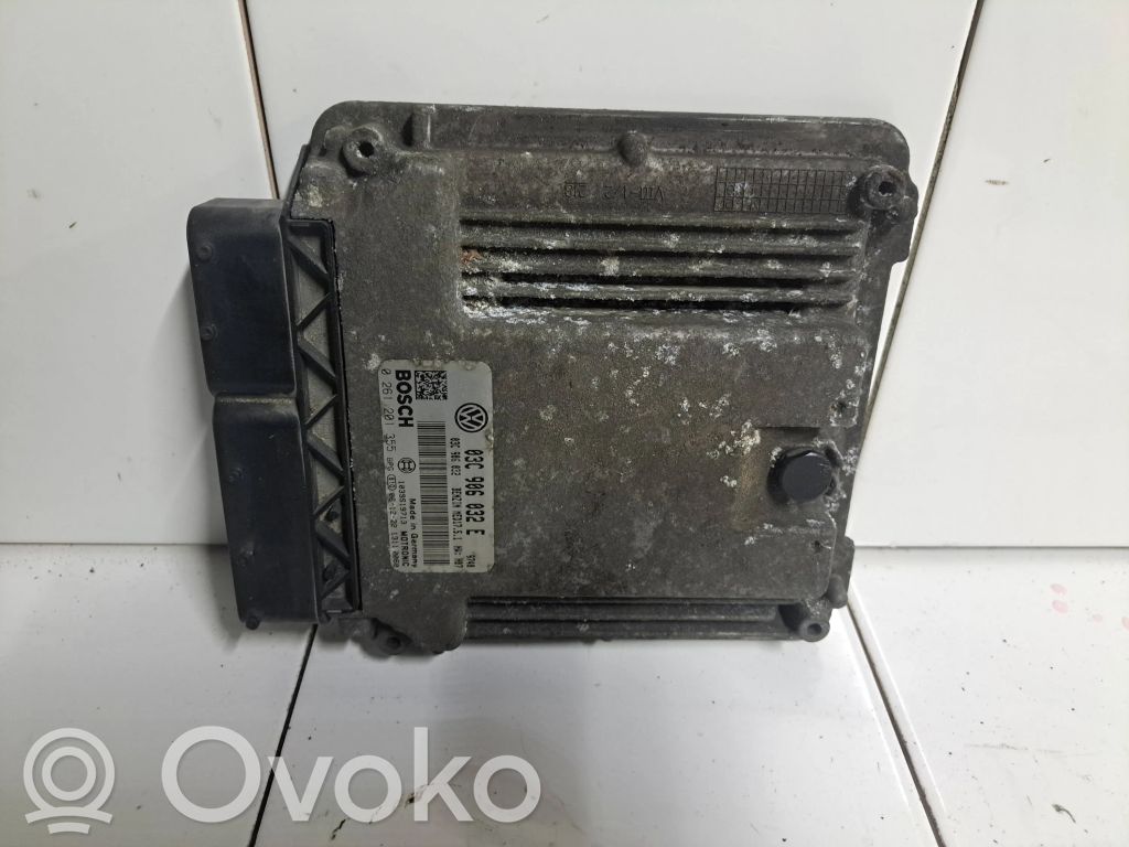 Volkswagen Jetta V Engine control unit/module 
