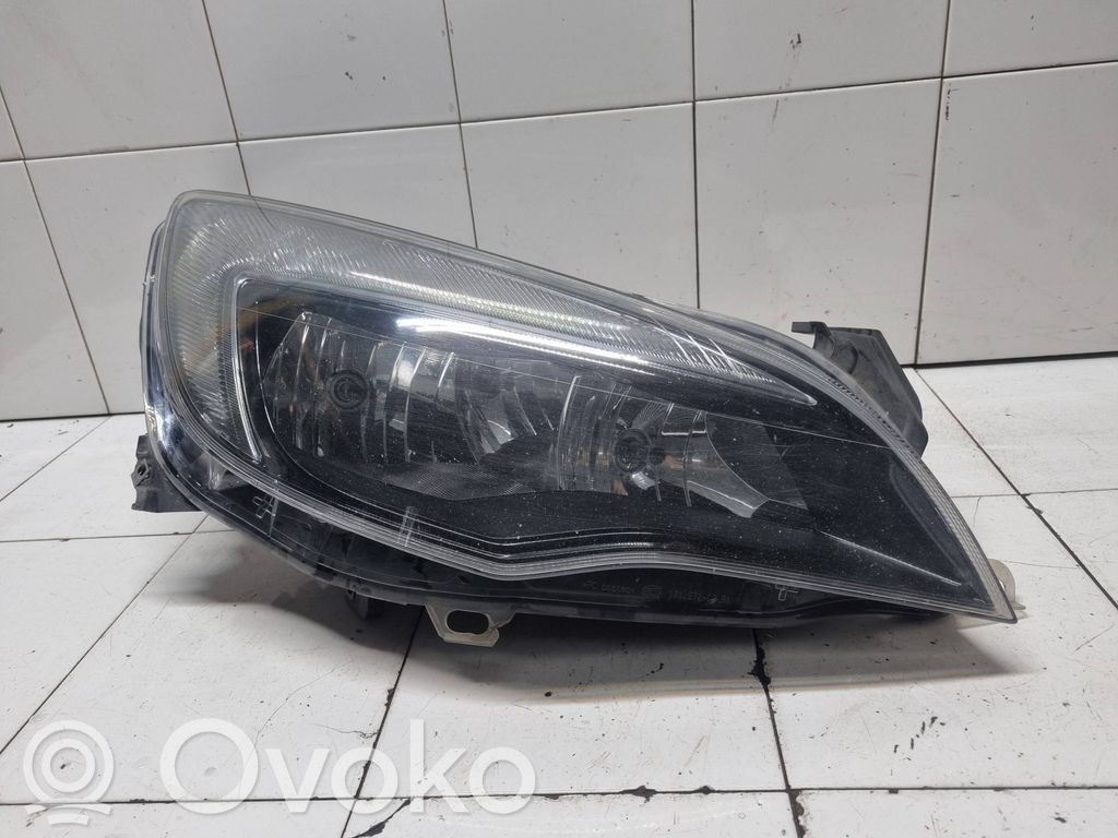 Opel Astra J Etu-/Ajovalo 