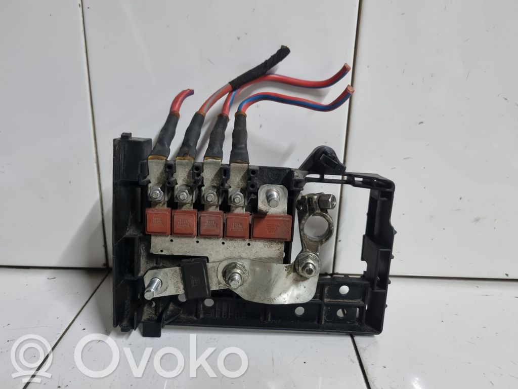 Opel Astra J Battery relay fuse 