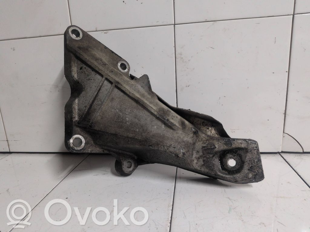 BMW 5 E60 E61 Variklio tvirtinimo kronšteinas 