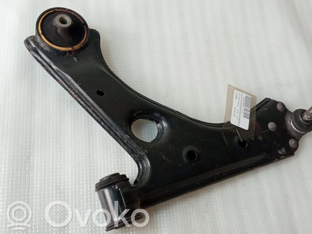 Opel Corsa E Priekinė šakė 