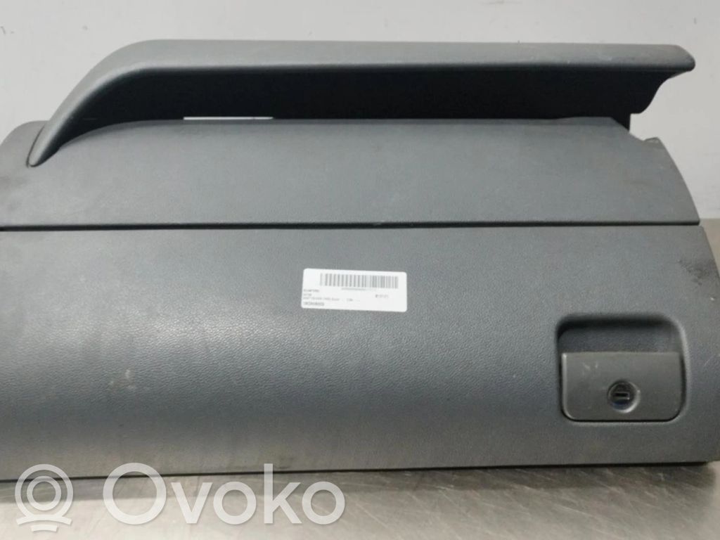 Seat Toledo I (1L) Guantera 