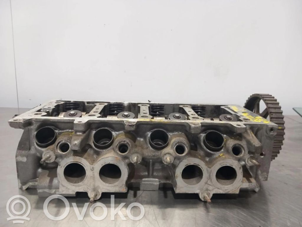 Peugeot 206+ Engine head 