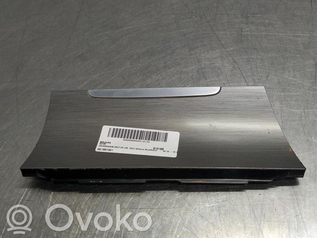 Volkswagen Golf VII Osłona tylnej klapy 