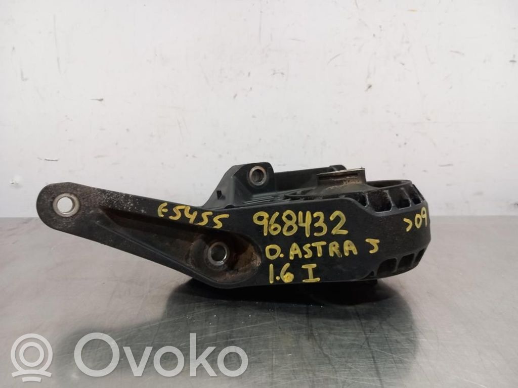 Opel Astra J Engine mount bracket 