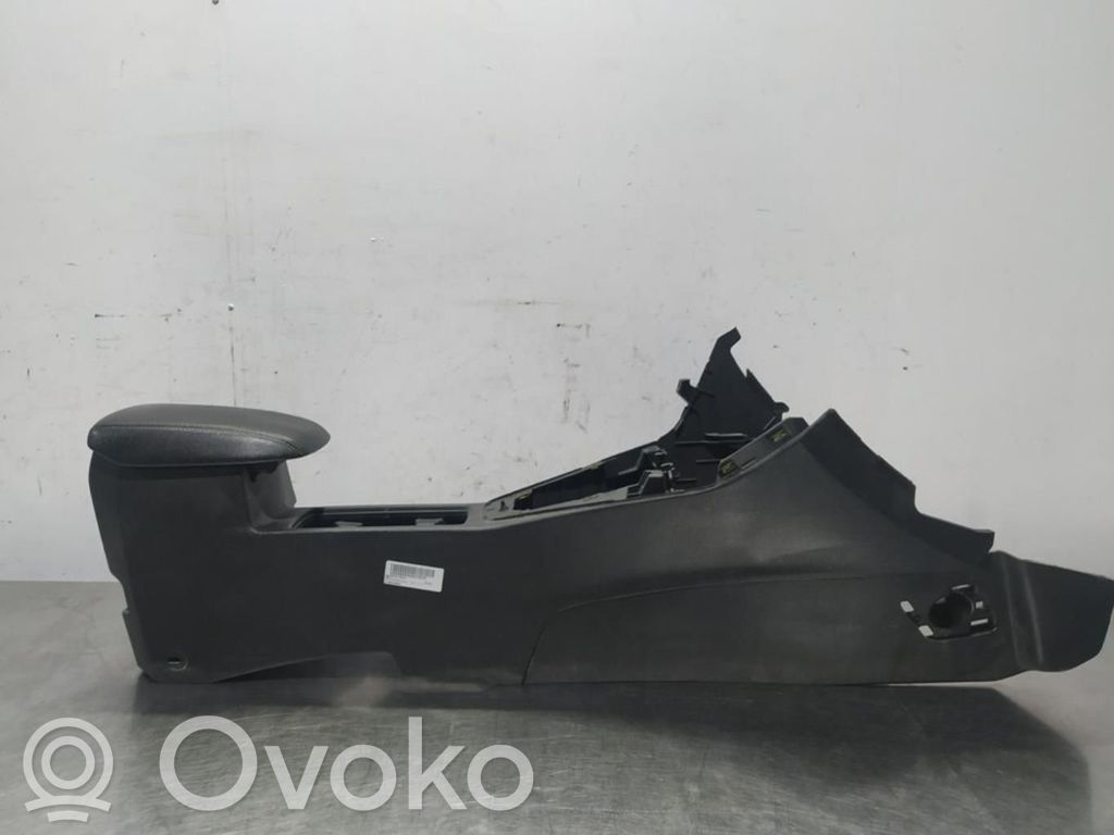Ford Focus Rear seat armrest 