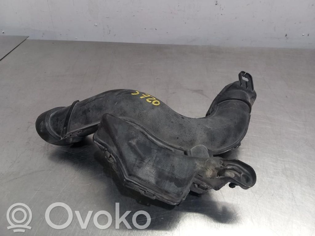 Nissan Juke I F15 Tubo di riempimento dell’olio 