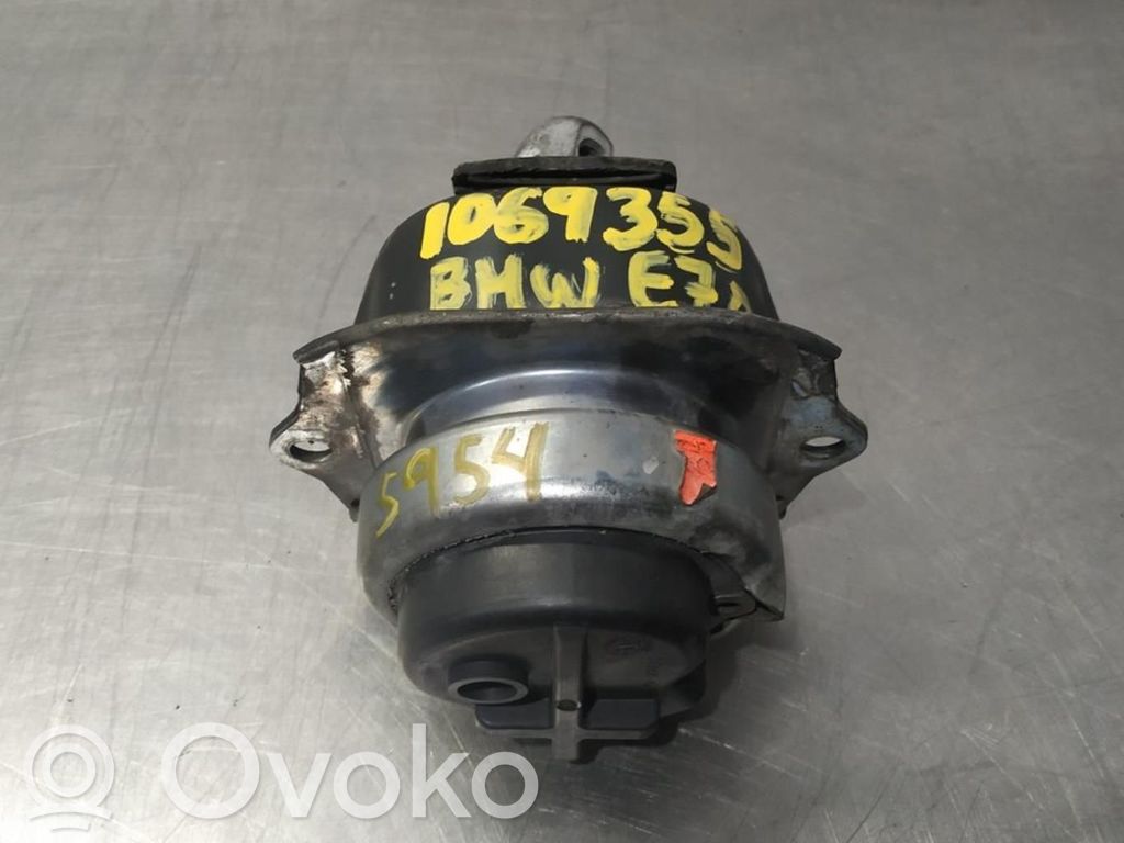 BMW X5 E70 Engine mount bracket 