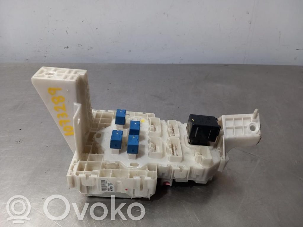 Módulo de fusible   3677055L42