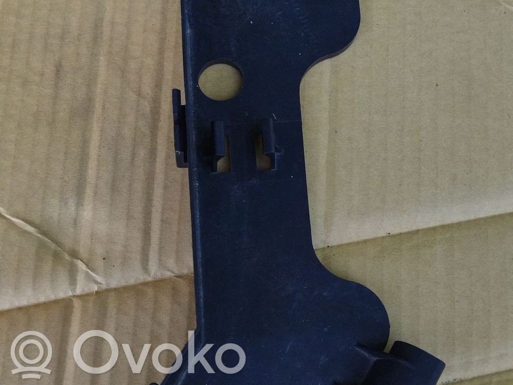 BMW 5 E60 E61 Muu moottoritilan osa 