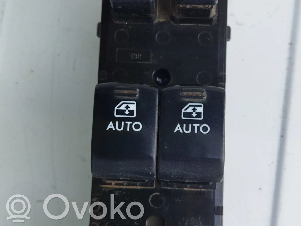 Subaru Outback (BS) Electric window control switch 