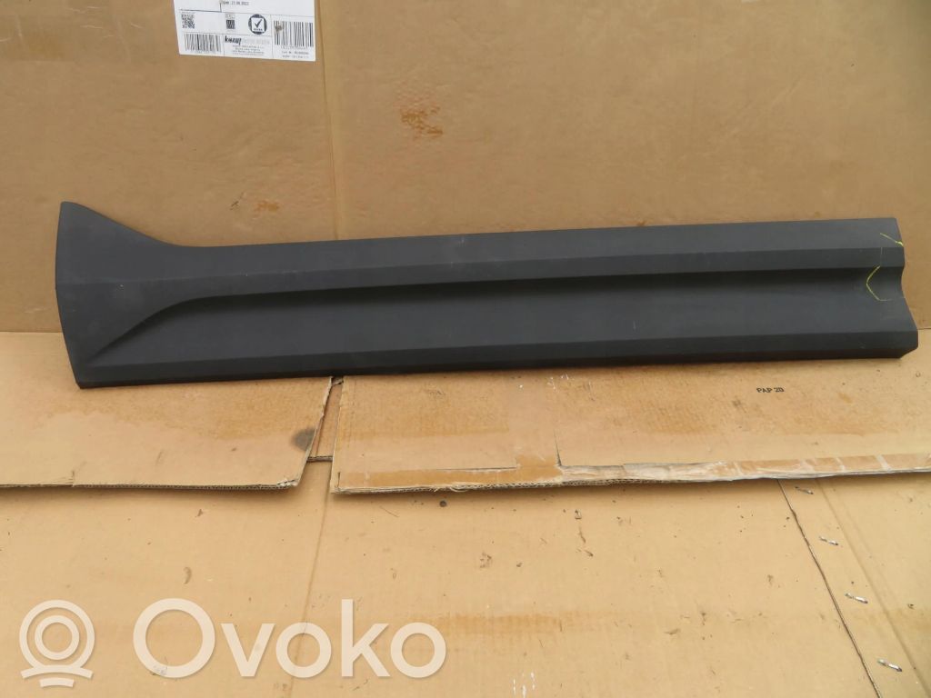 Volvo XC40 Listwa drzwi przednich 