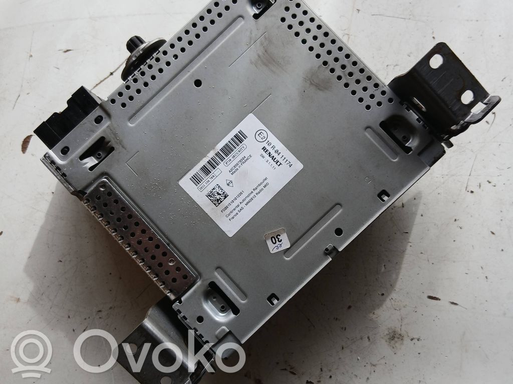 Panel / Radioodtwarzacz CD/DVD/GPS   281153870R,T00015101012261,A2C85678504