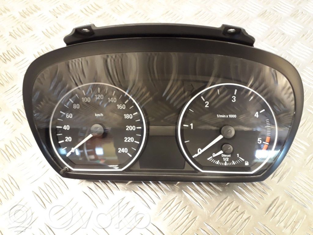 BMW 1 E81 E87 Speedometer (instrument cluster) 