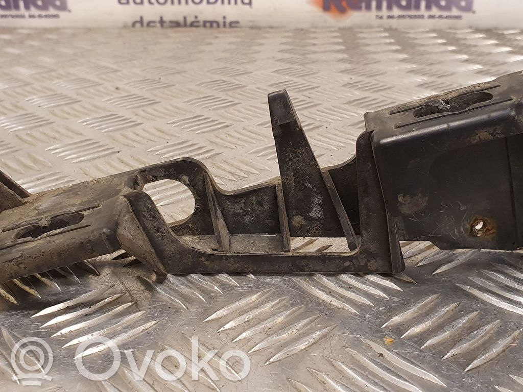Citroen C4 I Front bumper mounting bracket 