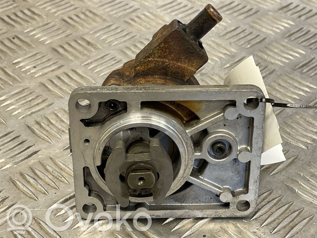Iveco Daily 30.8 - 9 Alipainepumppu 