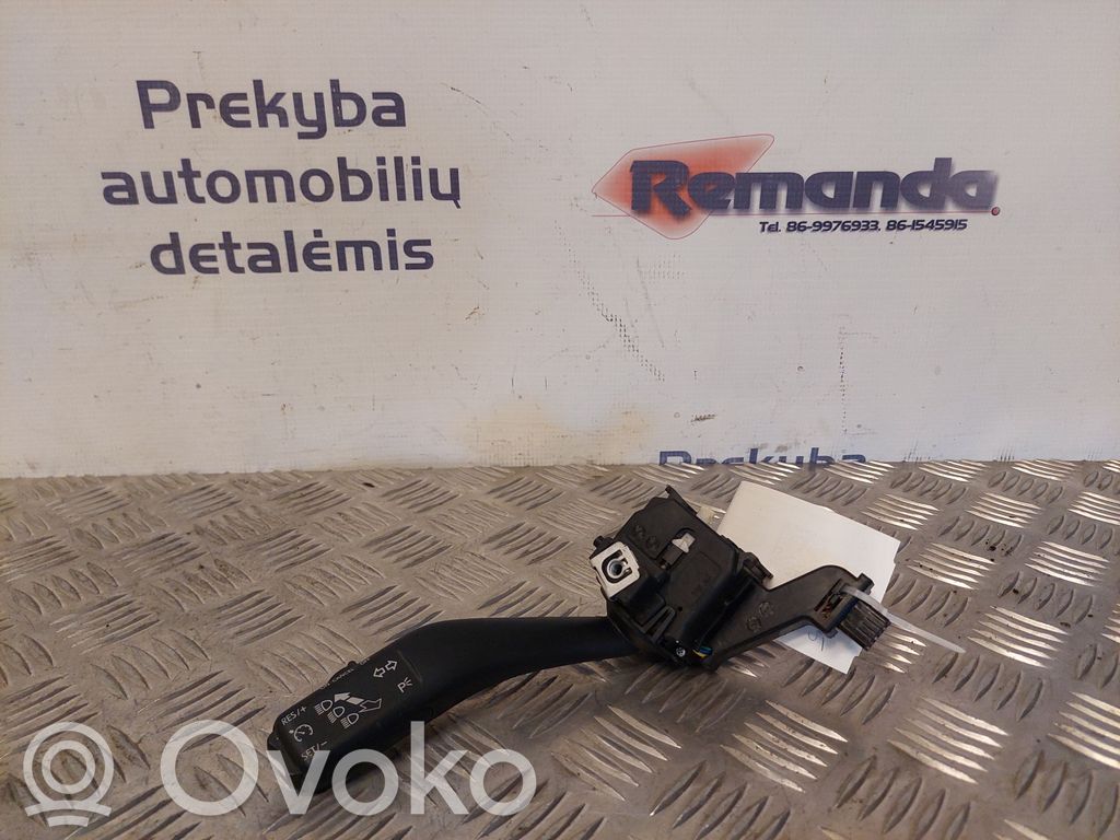 Volkswagen Touran I Palanca de intermitentes 