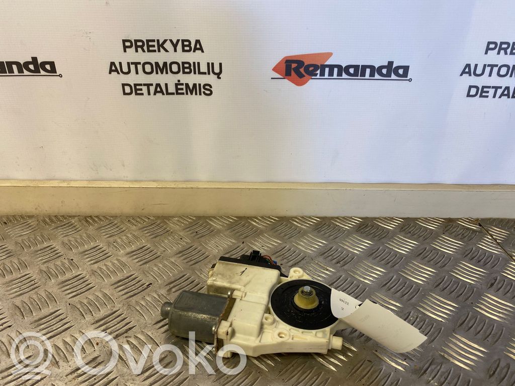 BMW X3 E83 Motor del regulador de la ventanilla de la puerta delantera 