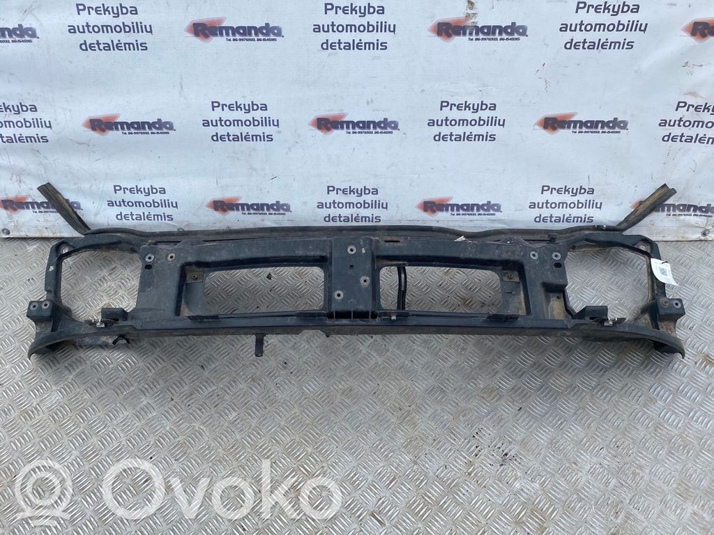 Opel Vivaro Панель радиаторов 