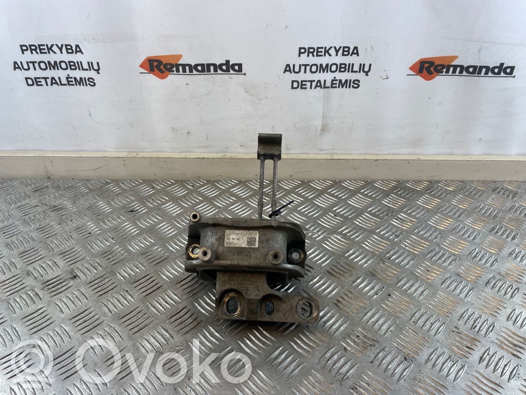 Volkswagen PASSAT B8 Engine mount bracket 
