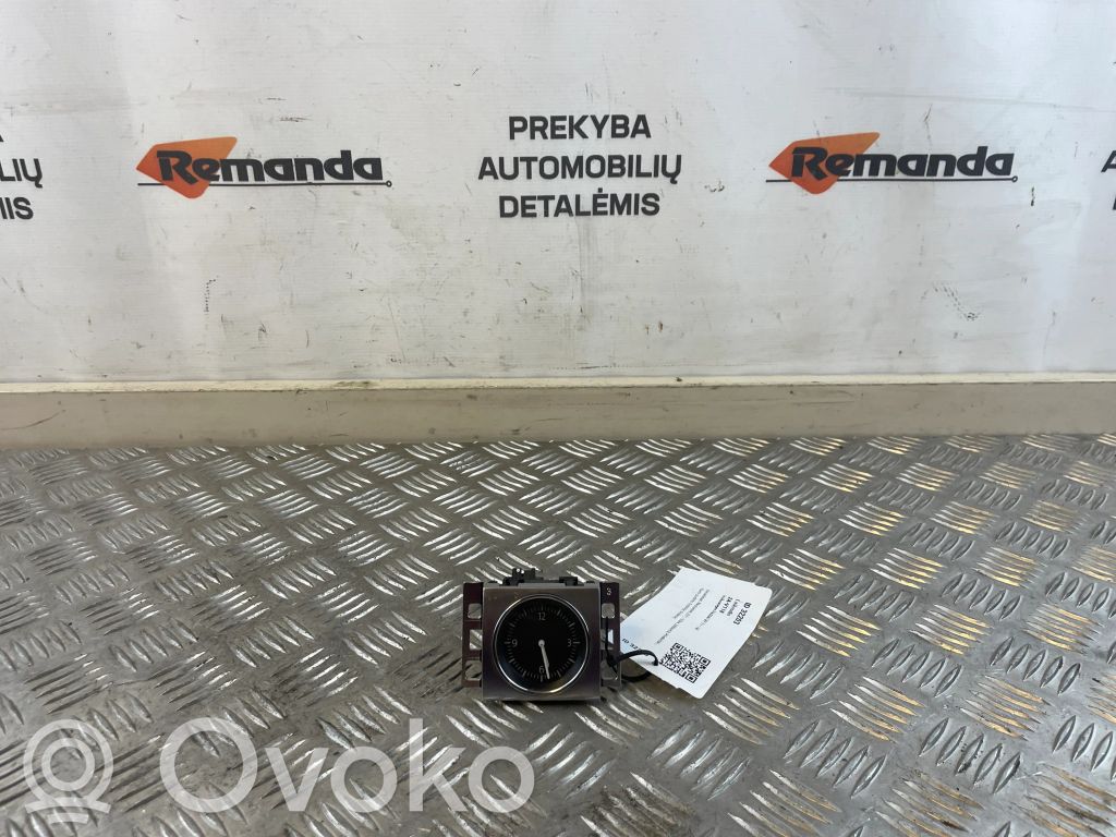 Volkswagen PASSAT B7 Kello 