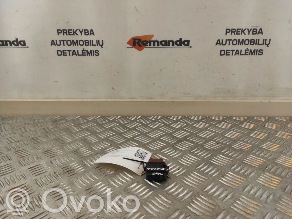 Renault Trafic II (X83) Windscreen/window heater switch 