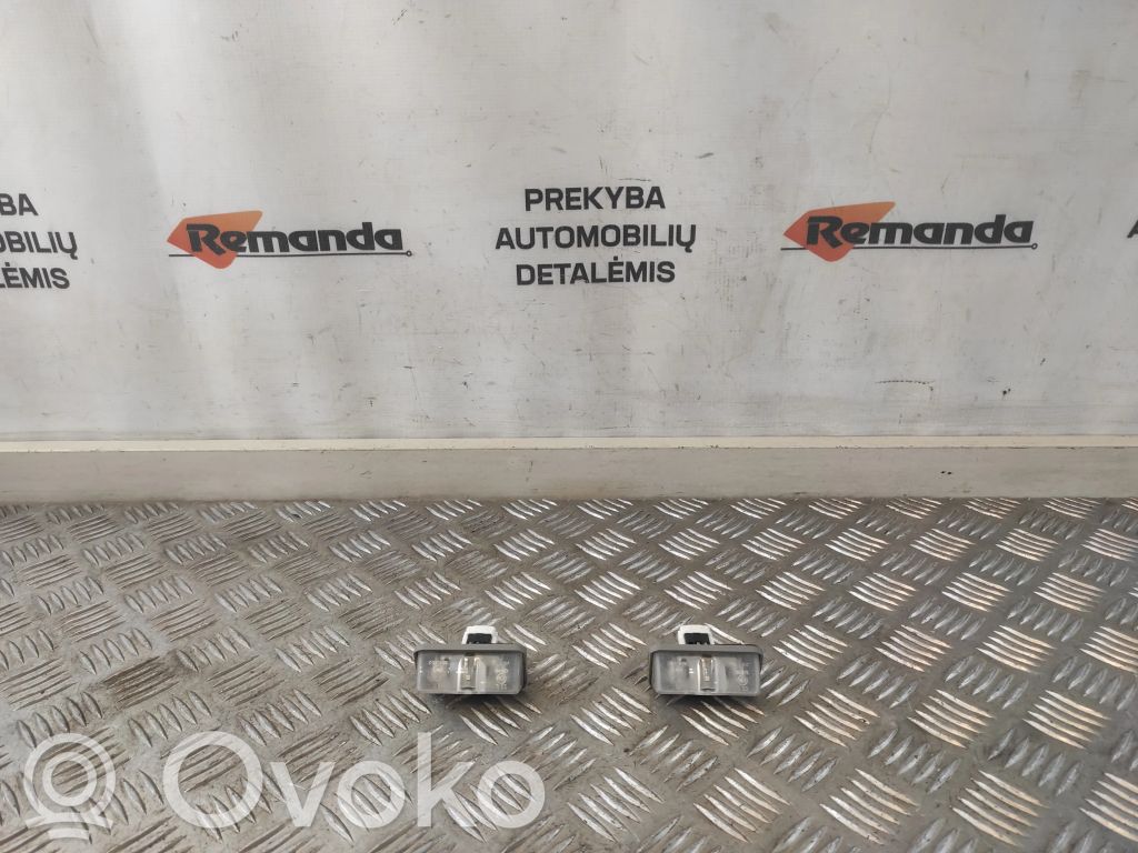 Toyota Prius (XW50) Освещение номера 