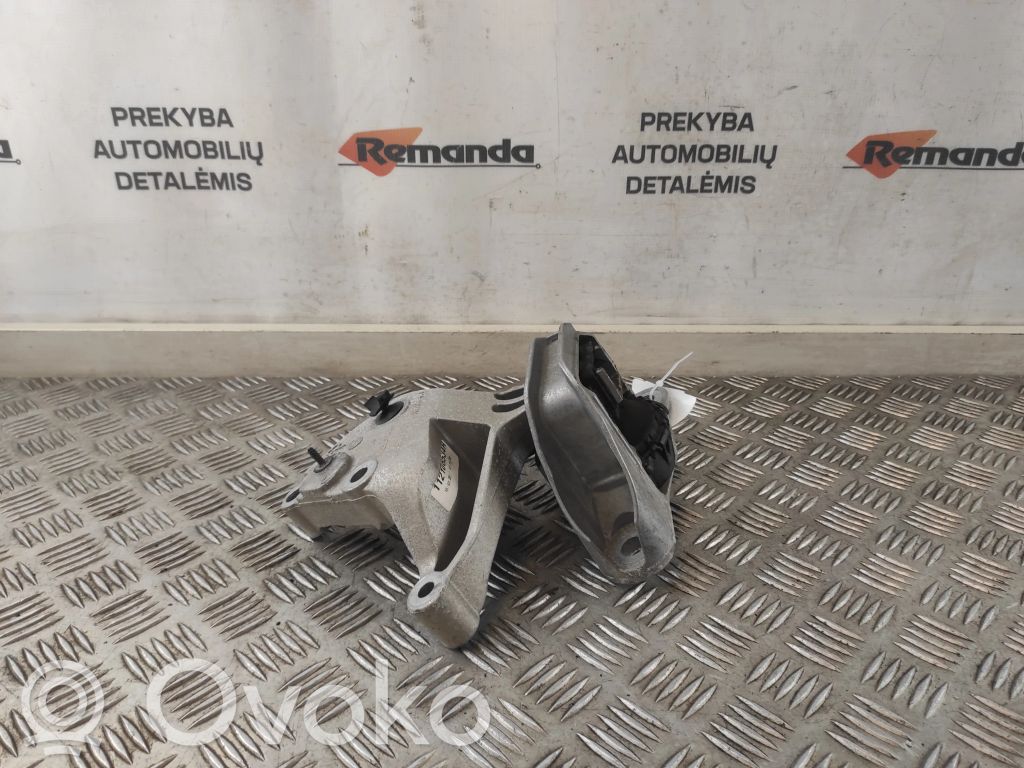 Renault Kadjar Engine mount bracket 