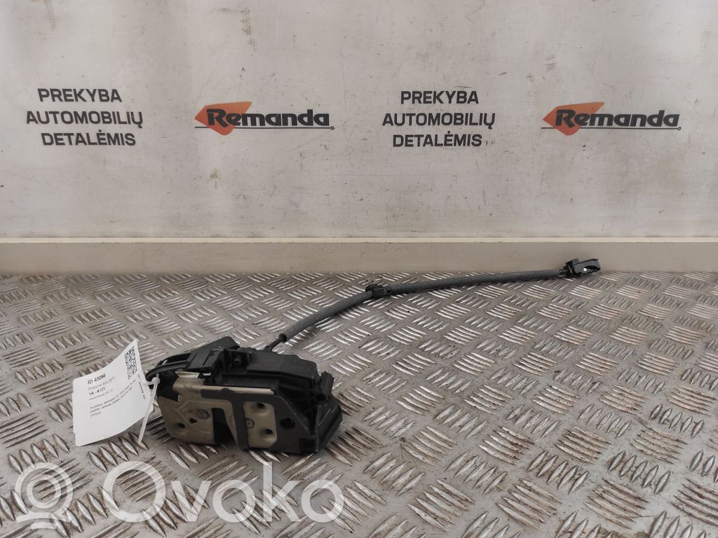 Ford Focus Priekšpusē slēdzene 
