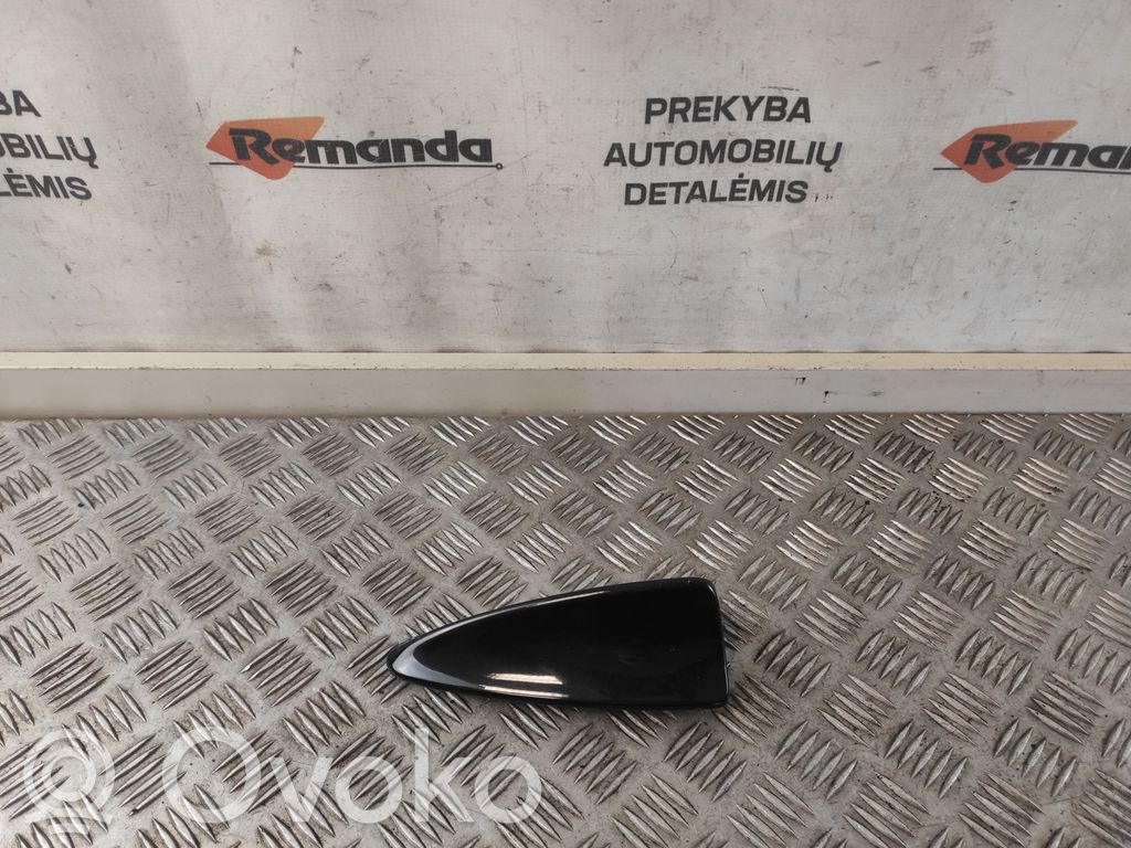 BMW X3 E83 GPS-pystyantenni 