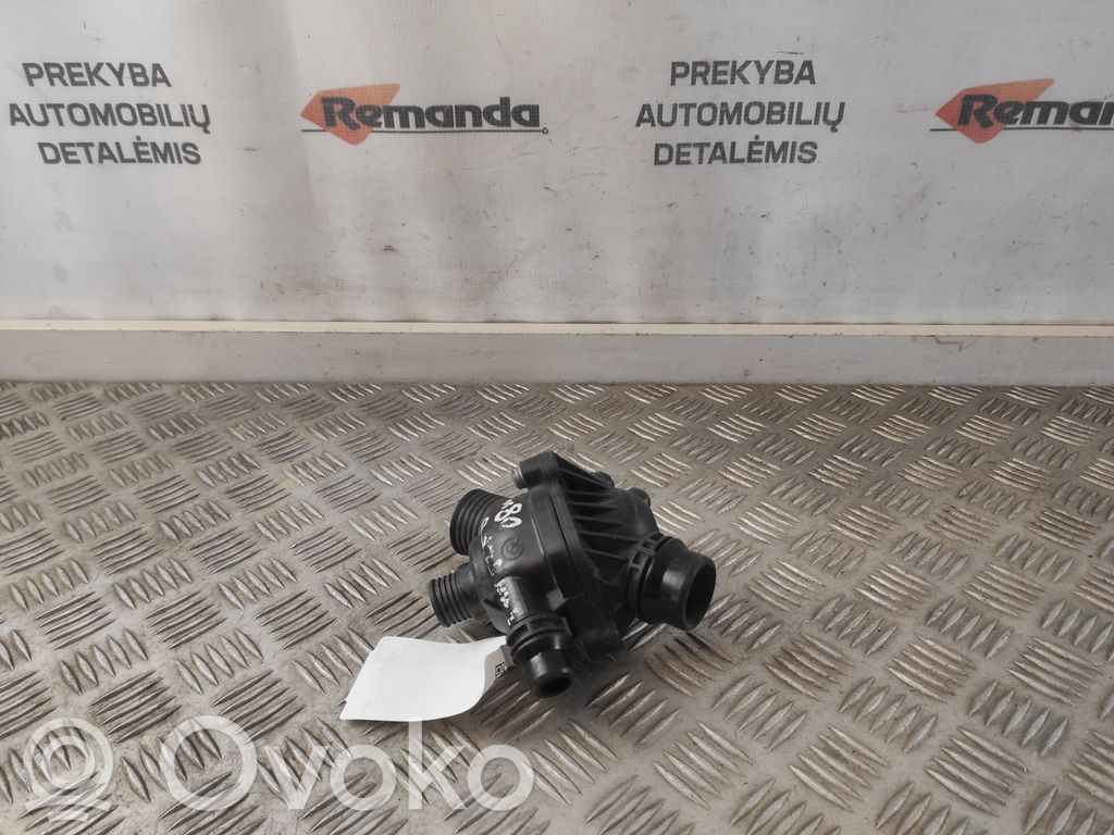 BMW 5 E60 E61 Carcasa del termostato 