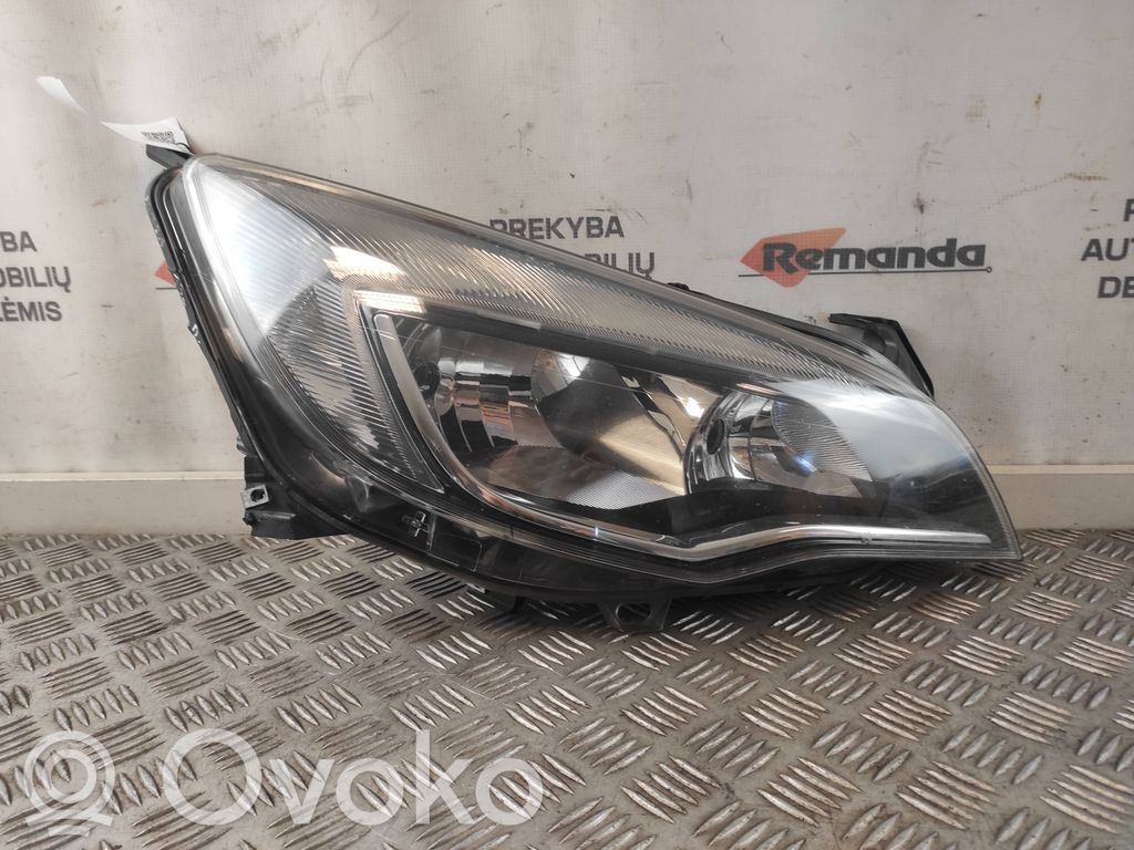 Opel Astra J Lampa przednia 