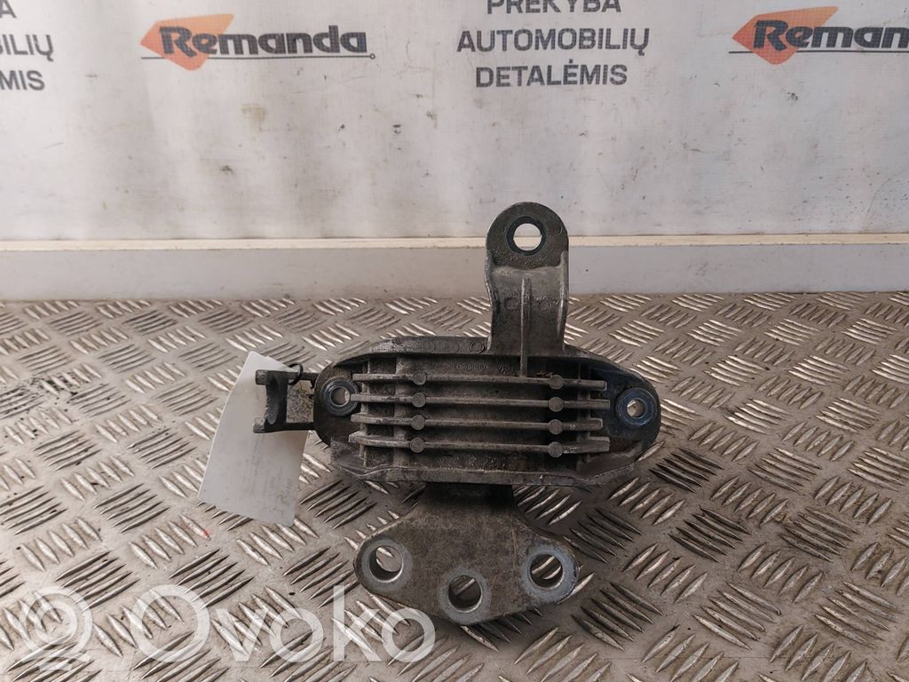 Opel Astra J Engine mount bracket 
