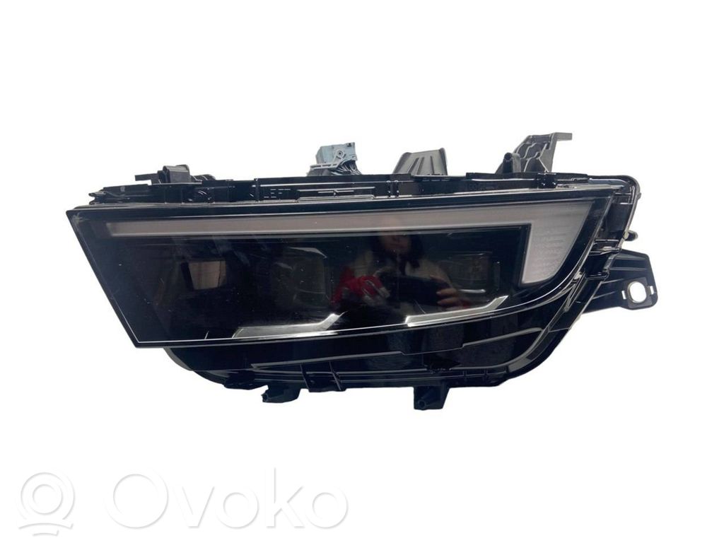 Opel Astra L Lampa przednia 