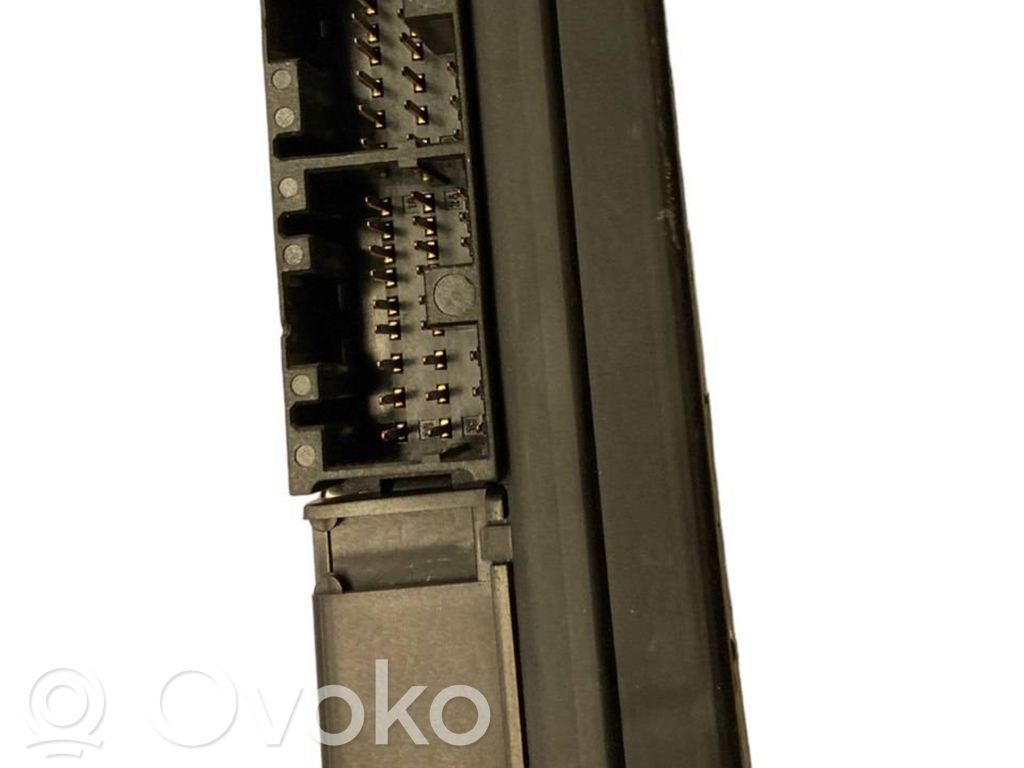 Mitsubishi Colt Ramka / Moduł bezpieczników 