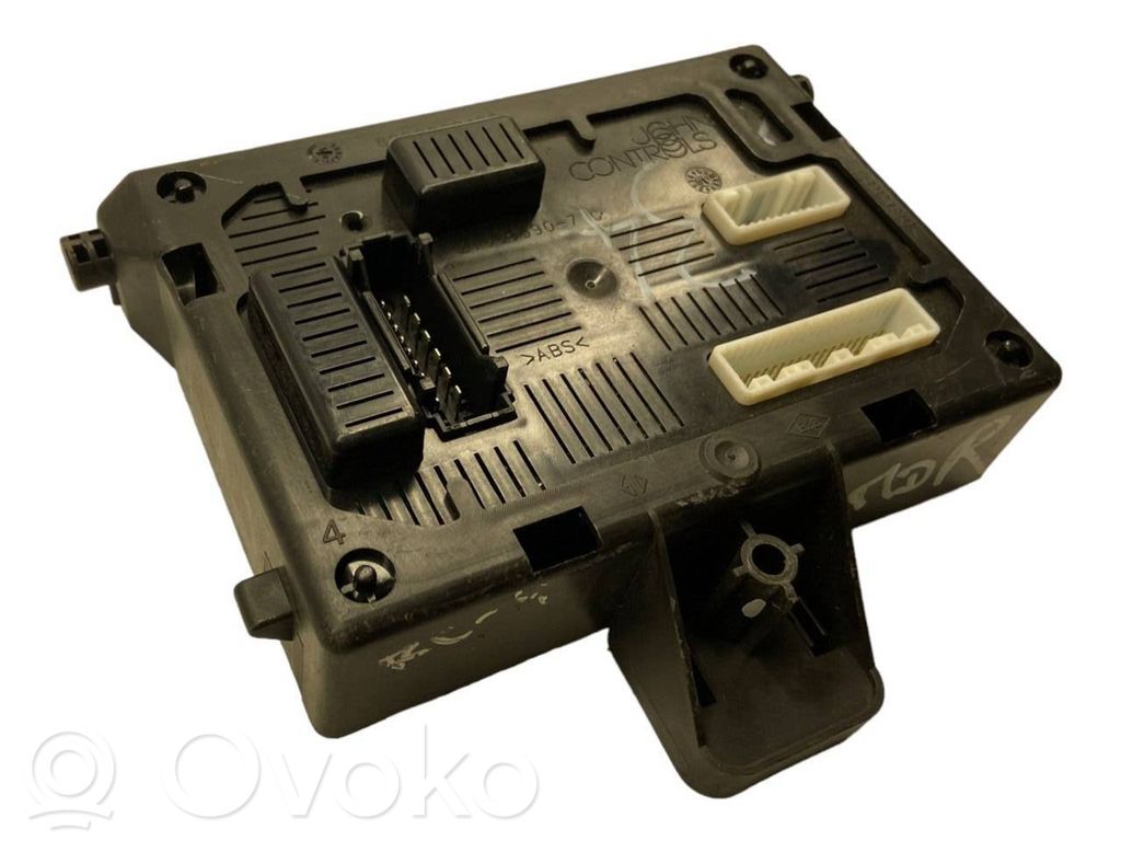Renault Clio III Module confort 