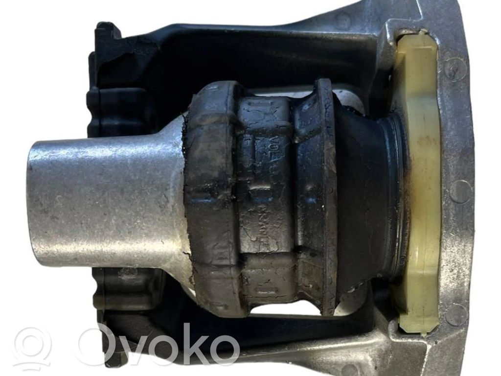 Volvo V60 Engine mounting bracket 