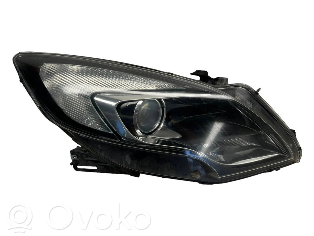 Opel Zafira C Lampa przednia 