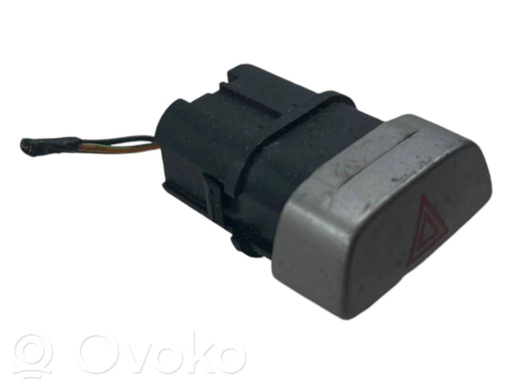 Ford Focus Przycisk świateł awaryjnych 