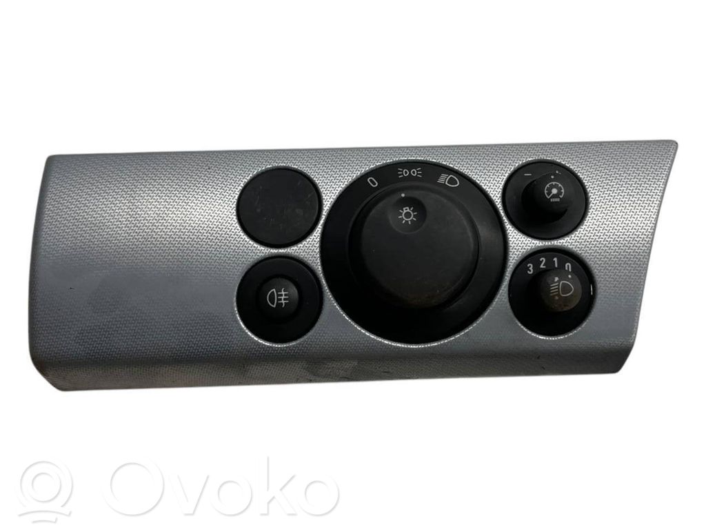 Opel Astra H Light switch 