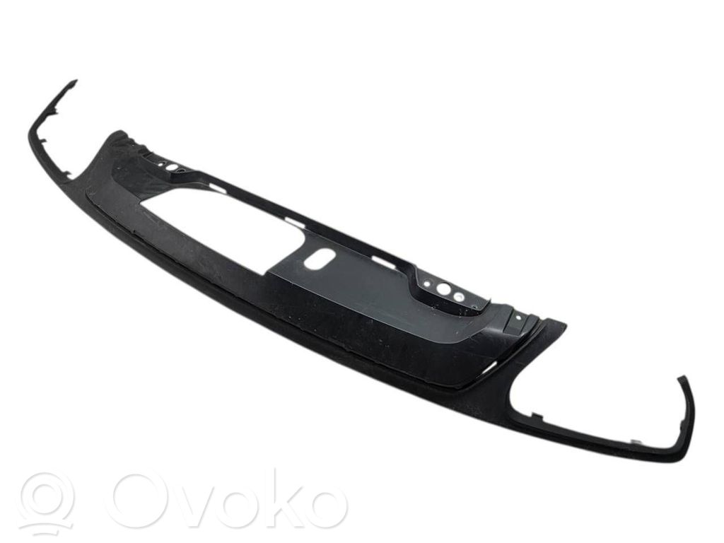 Volvo XC40 Moldura inferior del parachoques trasero 