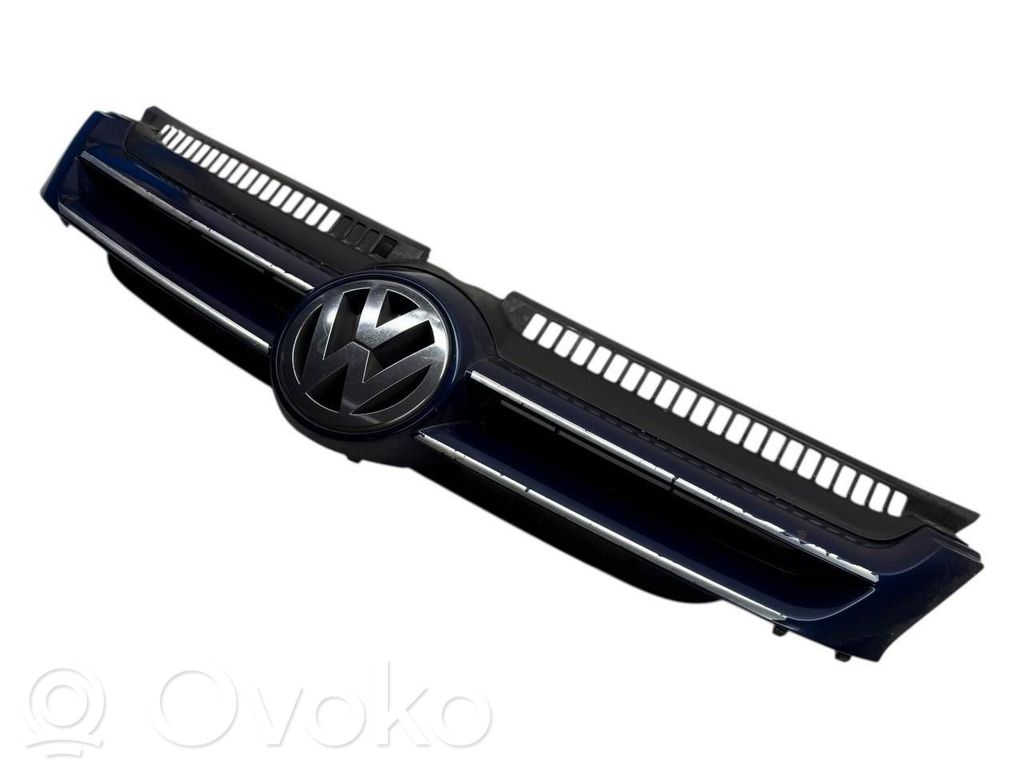 Volkswagen Golf Plus Front bumper upper radiator grill 
