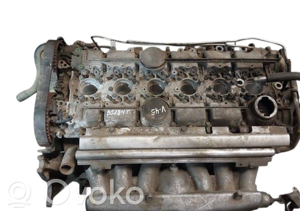 Двигатель   B6284T,183355